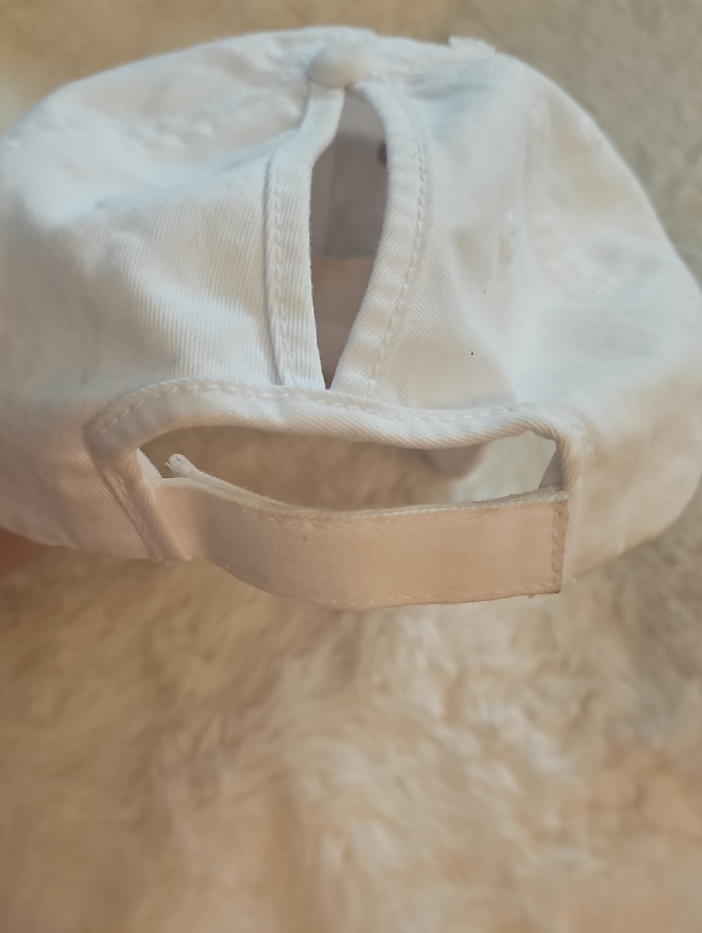 White LV Cotton Baseball Cap with Monogram Plaque - Picture 2 of 3